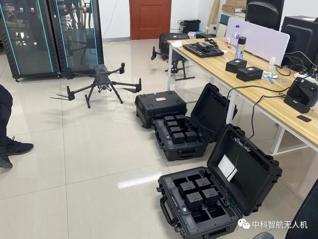 史上最强的性能怪兽"大疆经纬m300 rtk"无人机现场交付